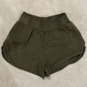 Like linen olive green shorts! Pockets!